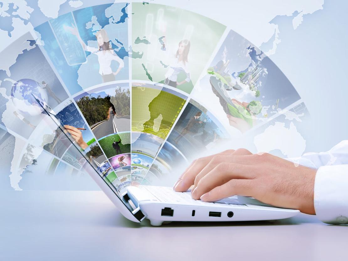 Continuous Web Archiving vs. Periodic Snapshots: Why the Gaps Matter